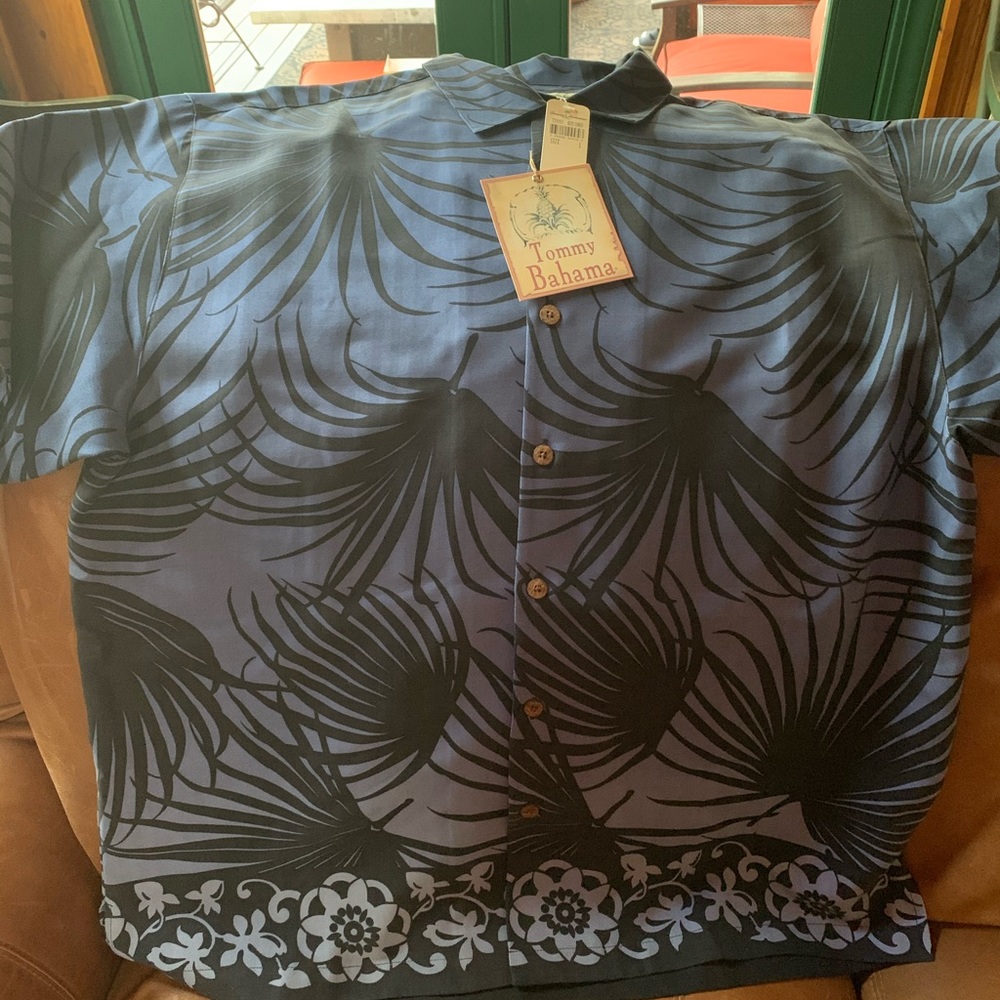 [Tommy Bahama] 100% silk palm frond button down - Picture 4 of 7